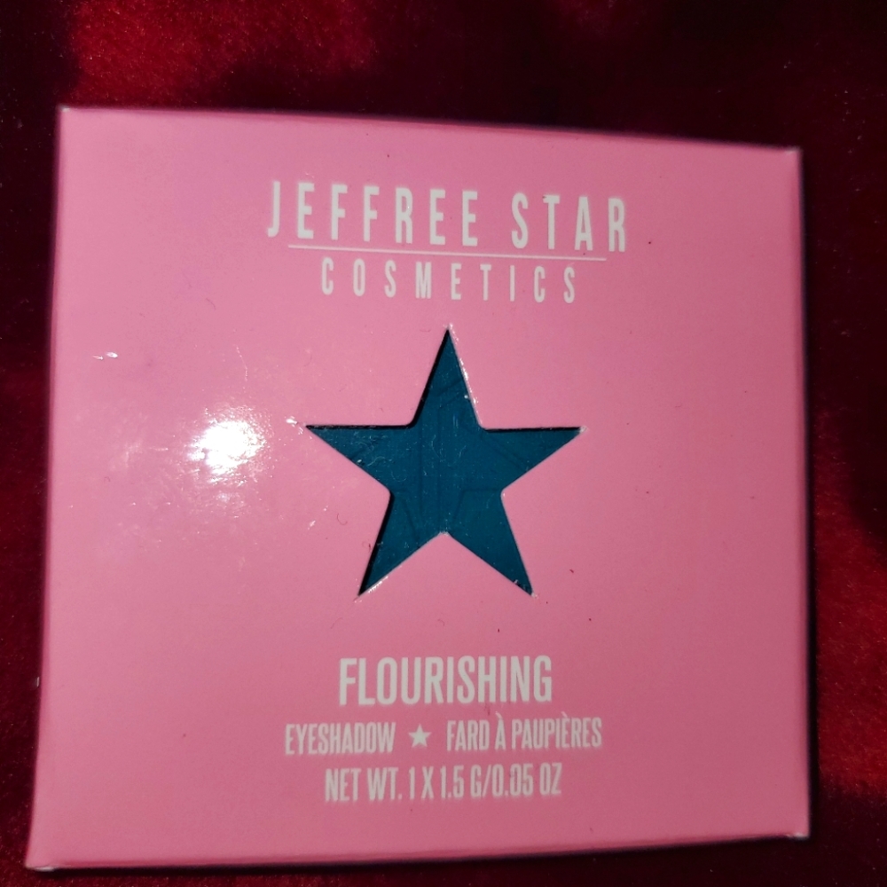 Flourishing single pan shadow